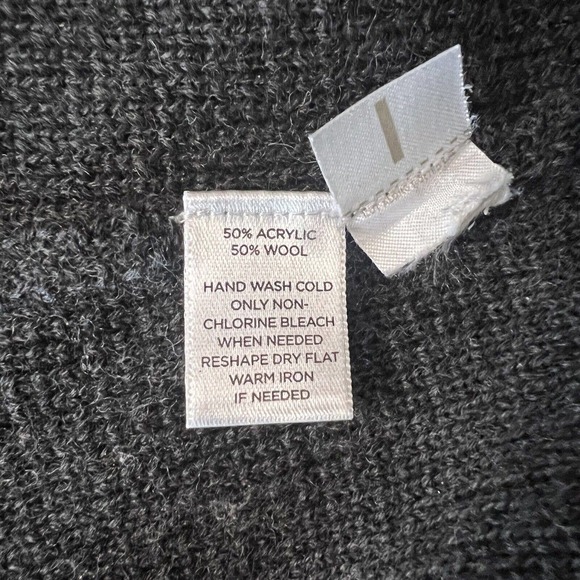 Ann Taylor Loft Sweater Womens Medium Gray Long Sleeve V-Neck Two Button Front - Picture 6 of 9